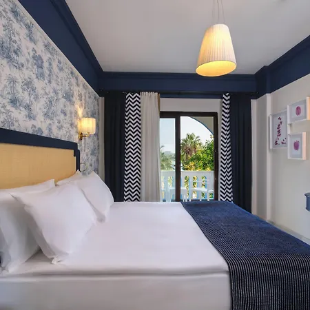 Utopia Club Resort